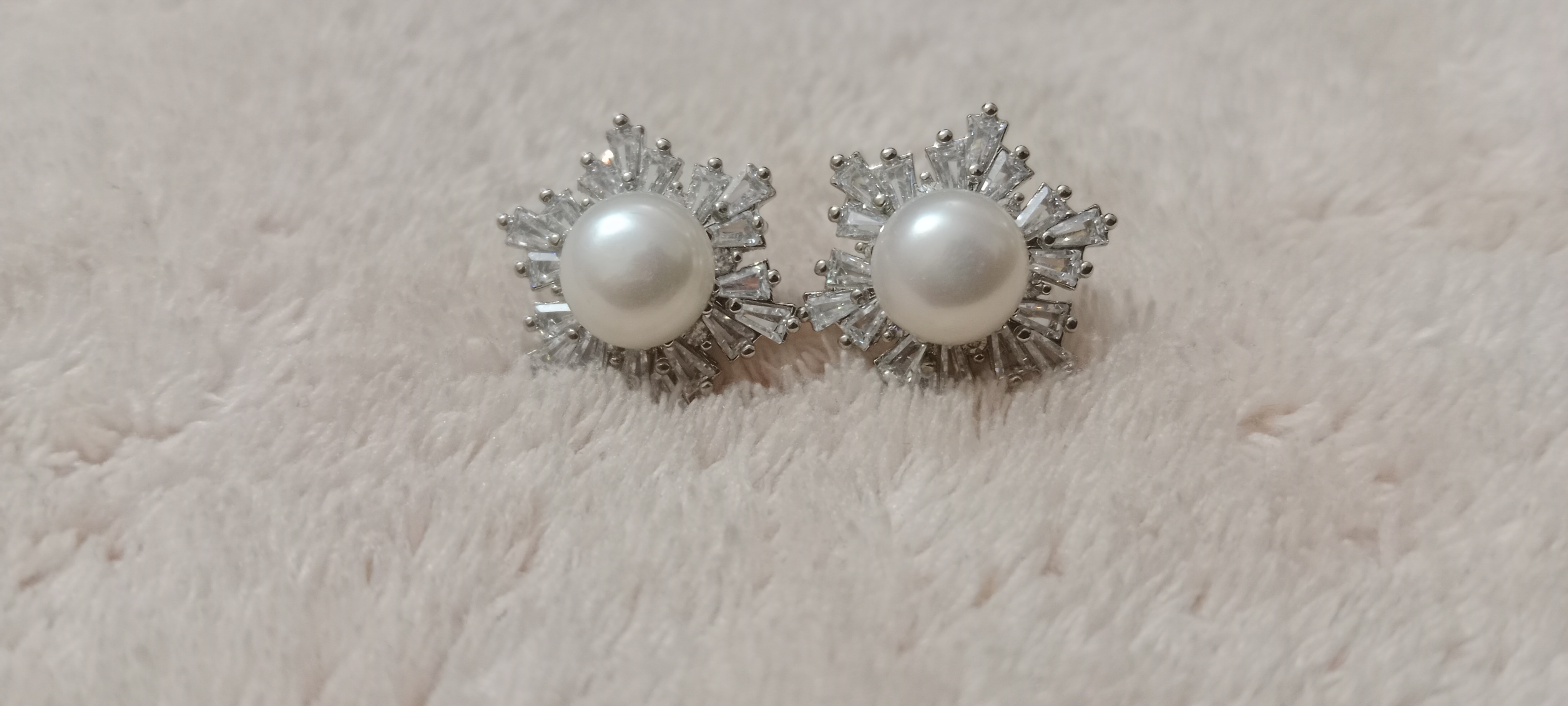 Diamond cut Pearl Ear Ring_img_3