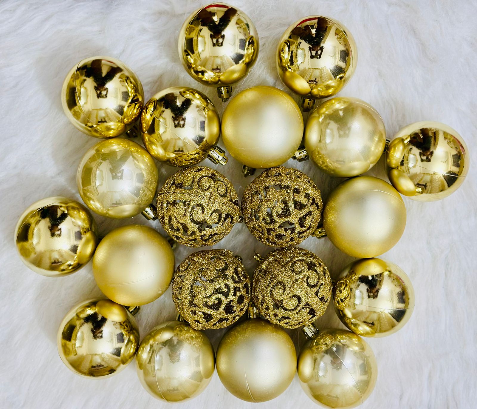 20 gold, 6cm Christmas ball ornaments