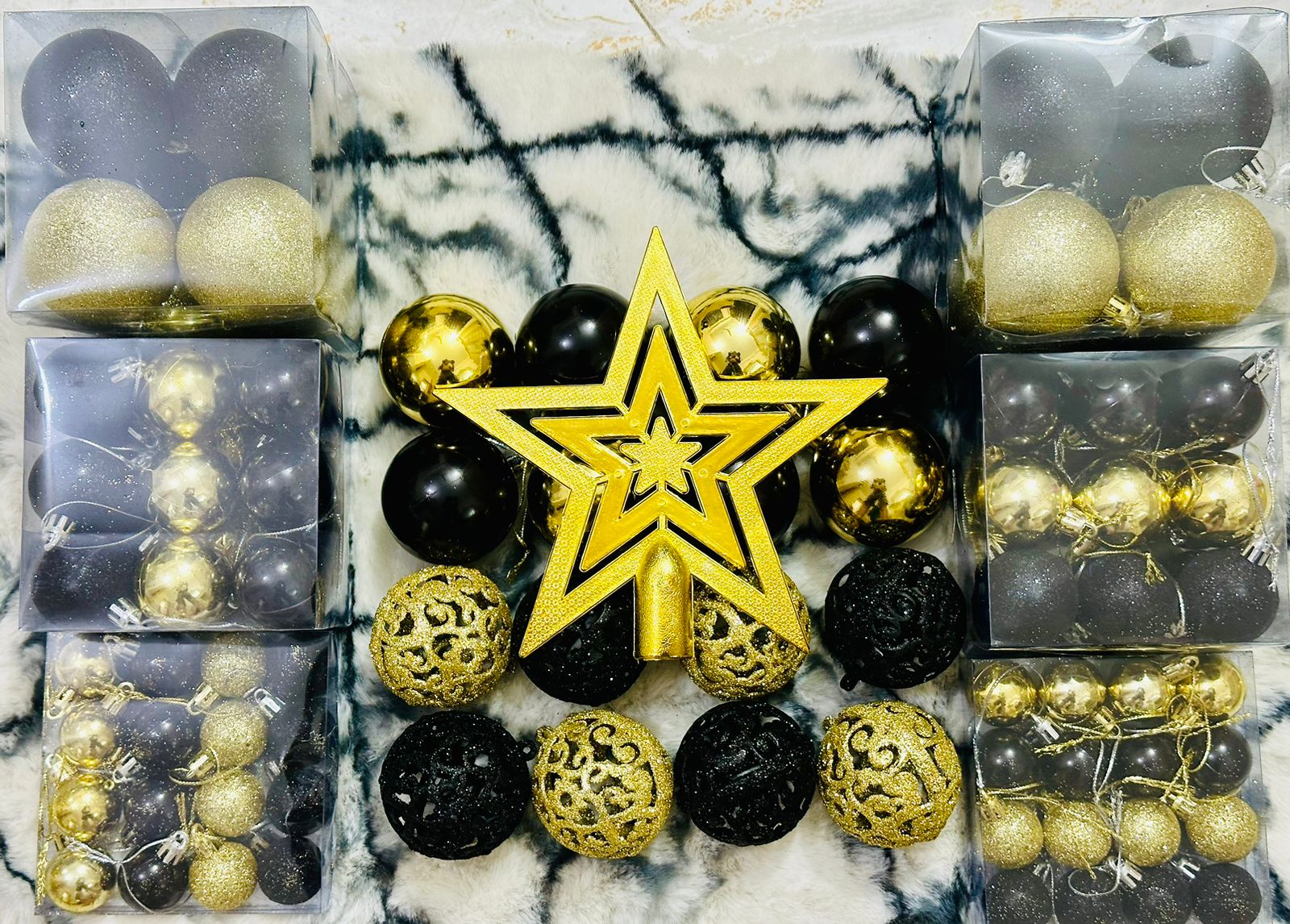 101 pcs Set of assorted black and gold Christmas ornaments