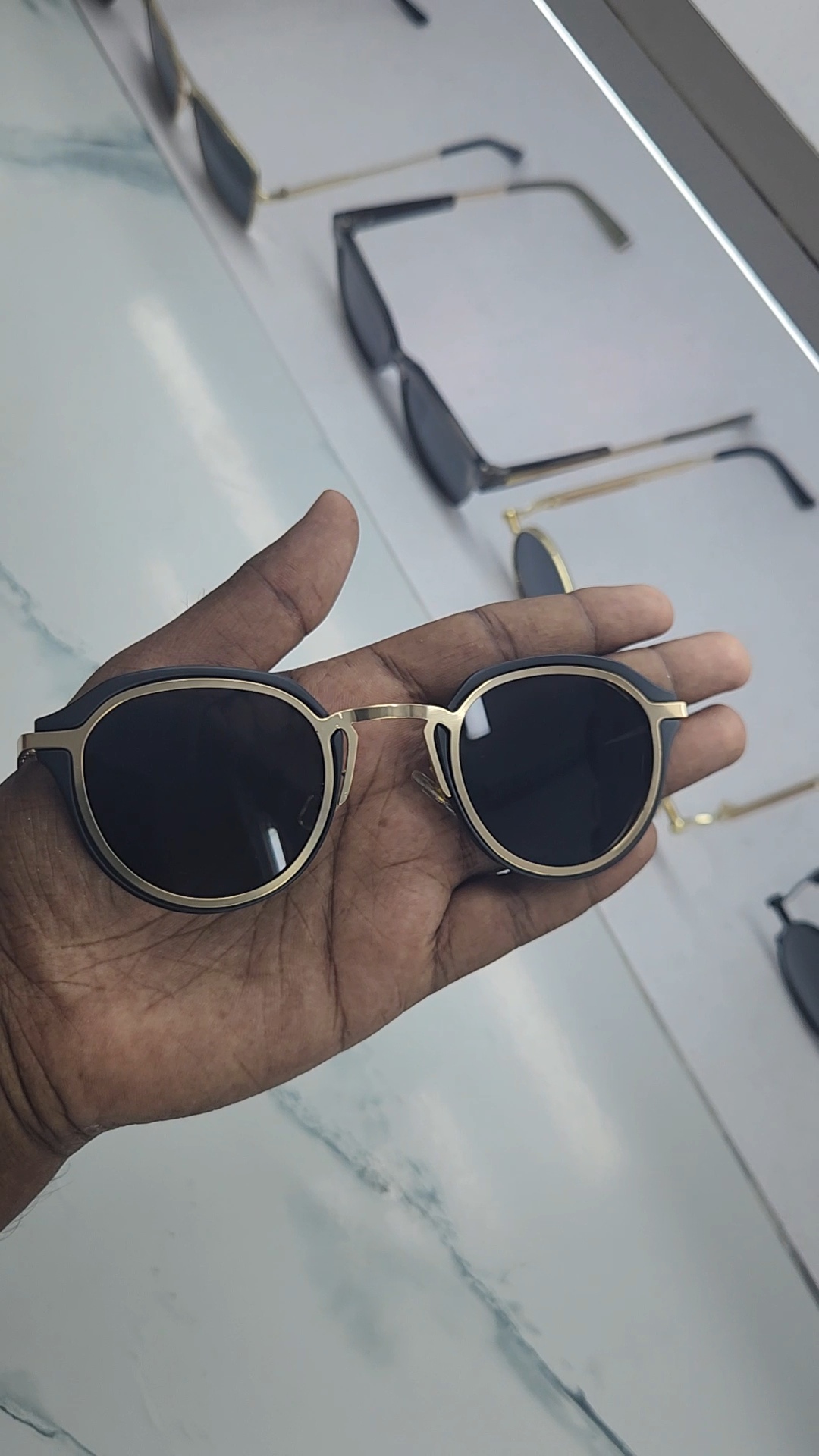 117 Premium Metal design Sunglass