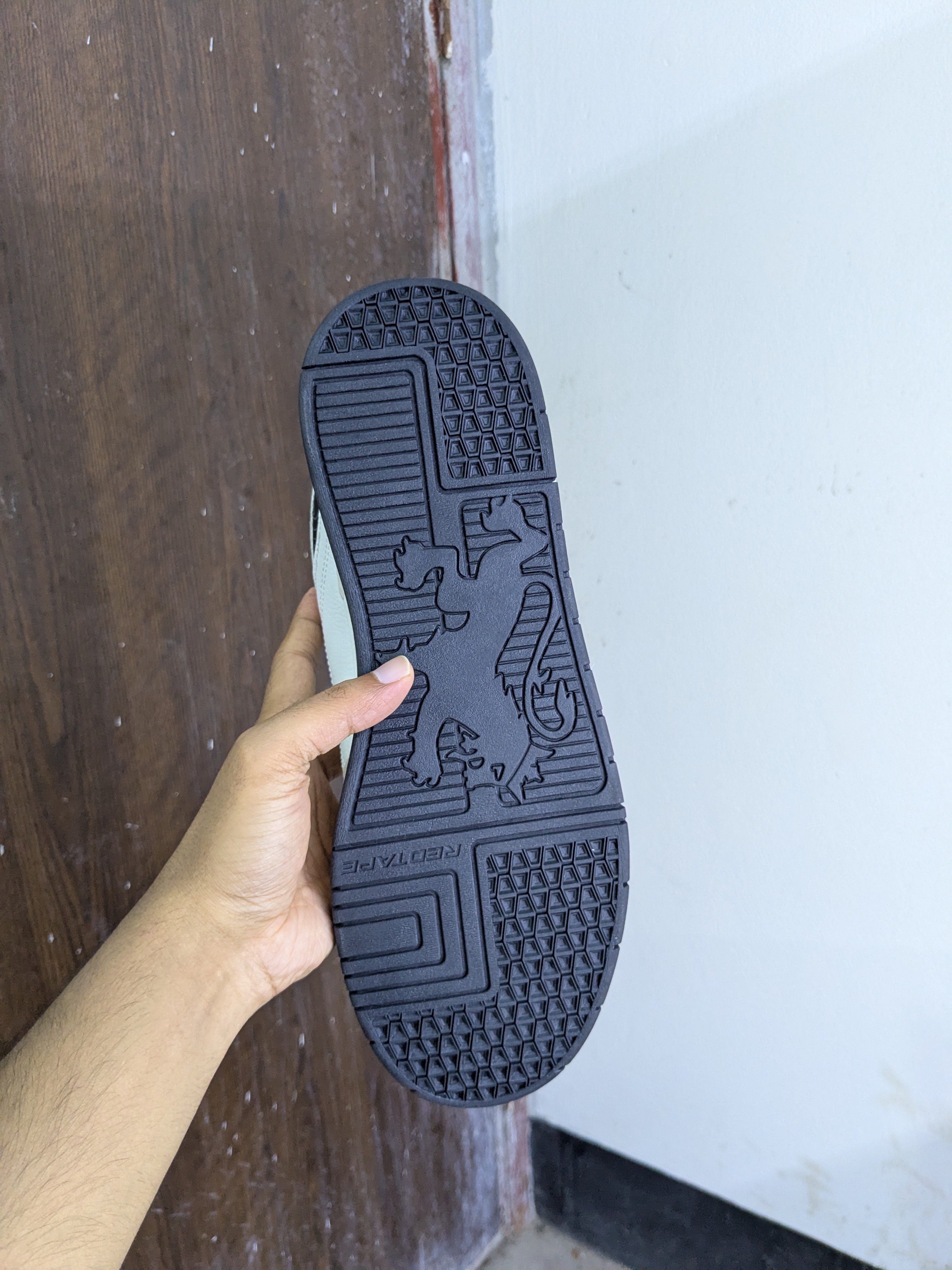 RedTape Original Sneakers Black/White (size 43 only)_img_5
