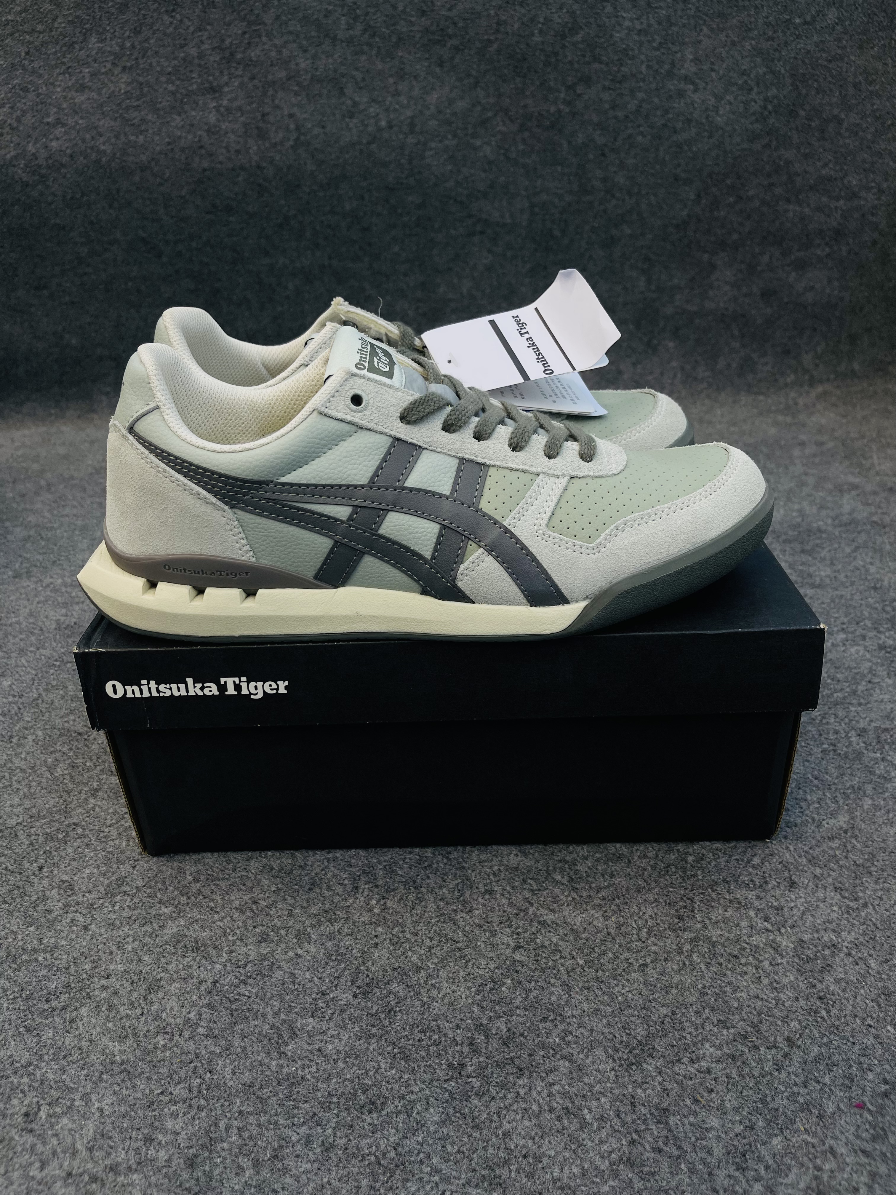 Onitsuka Tiger Ultimate 81 EX