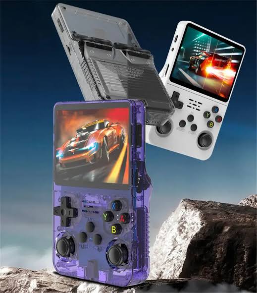 R36S Retro Handheld Game