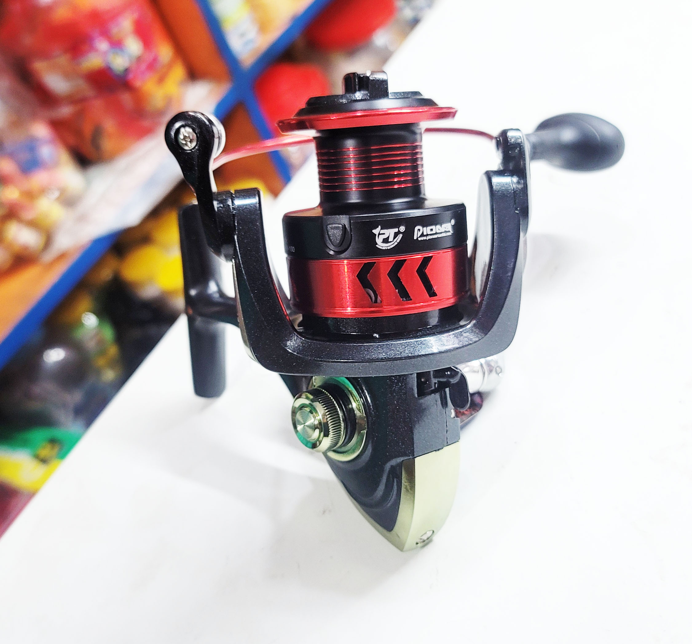 Rogue RG- 4000 ( Fishing Reel)