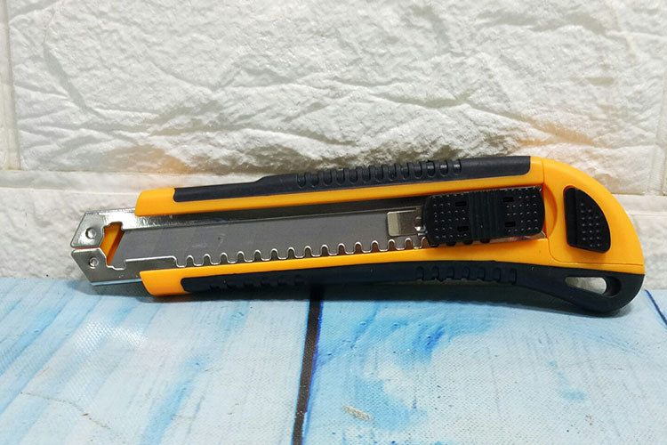 TOLSEN 30003 Industrial Snap-off Cutter | 18×100mm | ABS + TPR Case | 3 Blades Included | Flat Push Button | Model: 30003_img_2