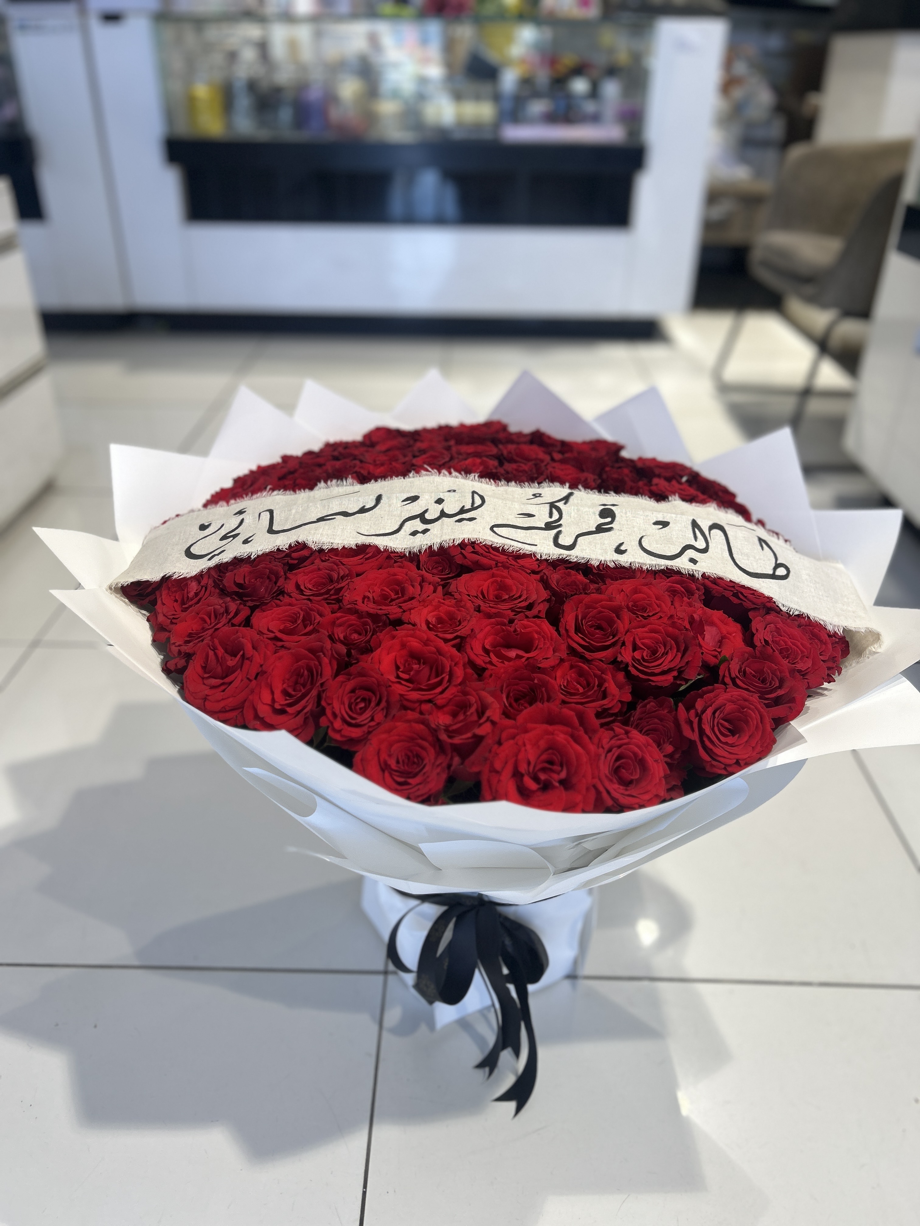 100pcs Red roses stunning bouquet