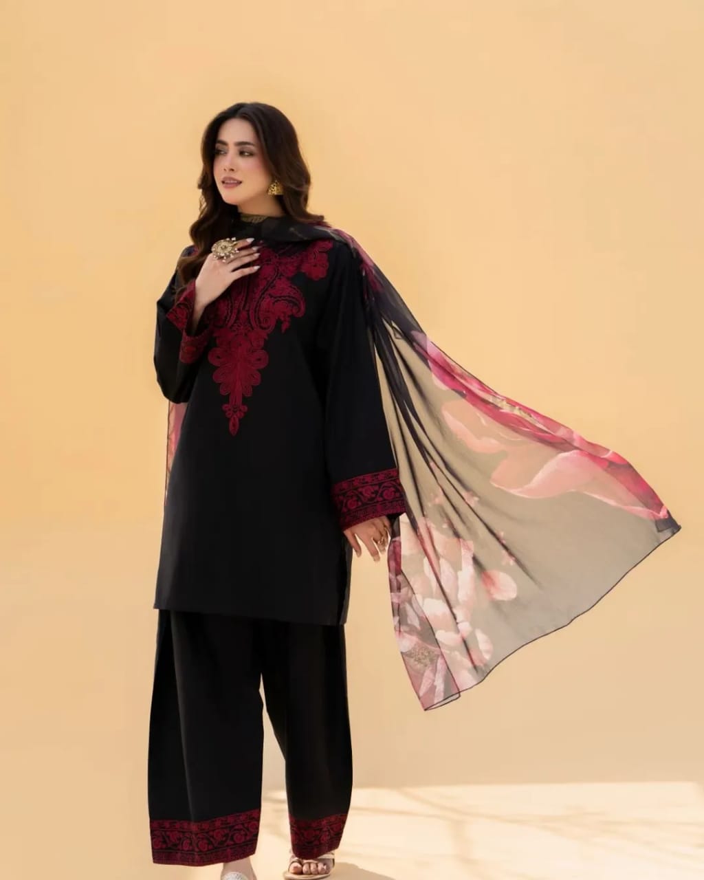 The Rani Posh Kurta Set image 2