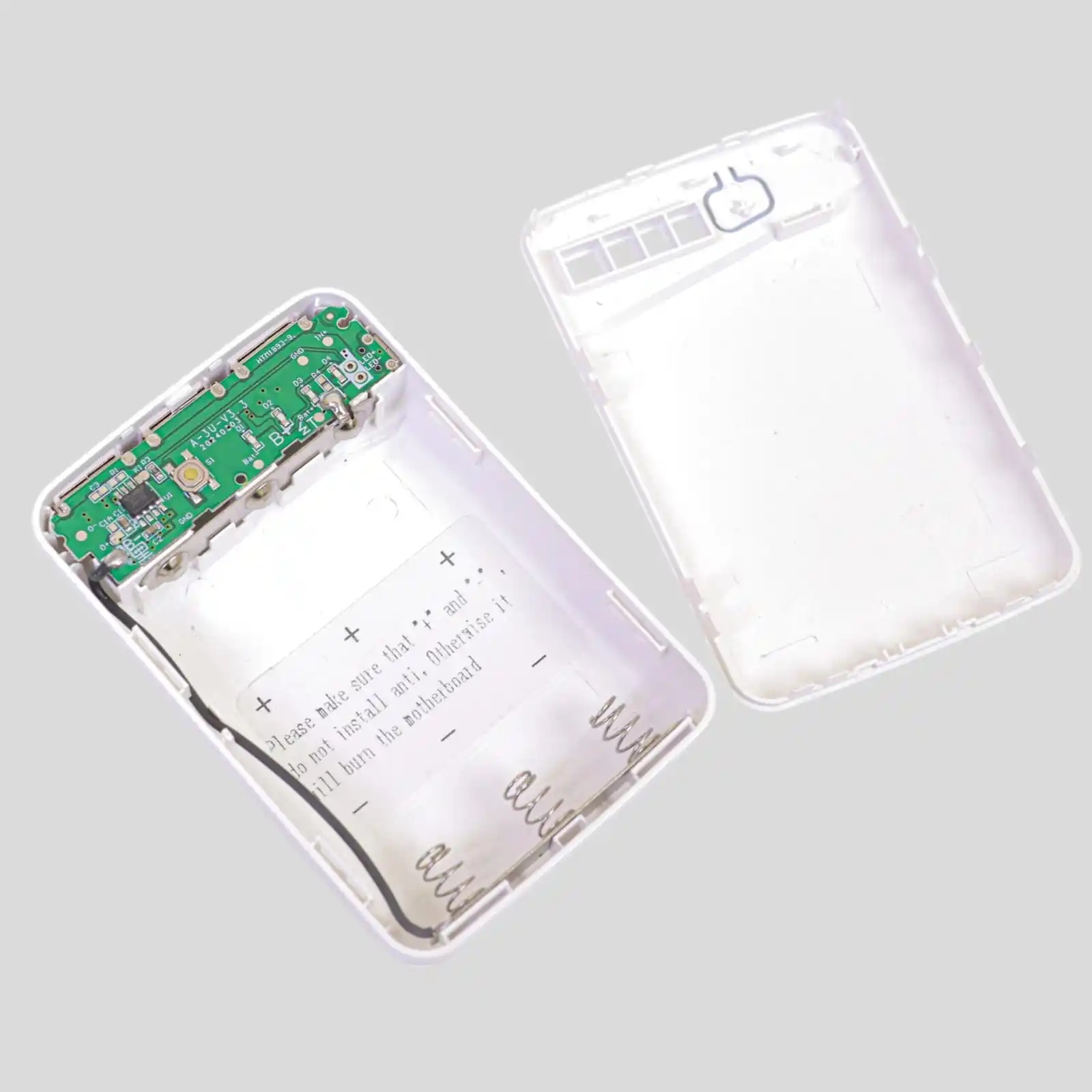 3.7V 3-Slot 18650 Battery Box Case - DIY Power Bank Charger Shell, Solderless Power Supply Housing by Hudduo