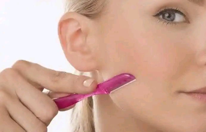 Eye brow trimmer+facial razor_img_2
