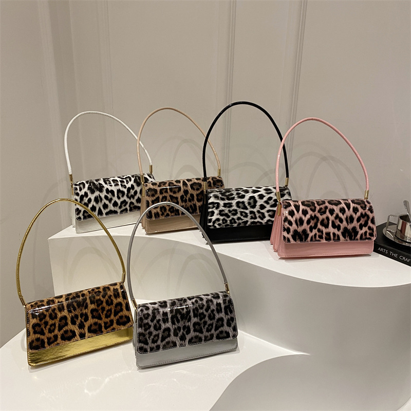 Glossy Tiger print shoulder bag_img_0
