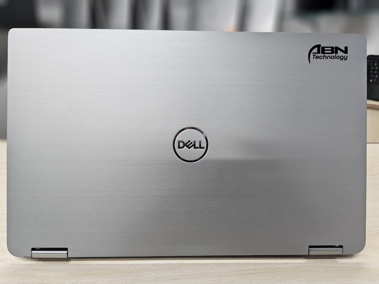 Dell 7400 2in1. Core i7, 8th Generation. 16GB RAM, 256GB SSD. 14.1" X360 Touch Display._img_1