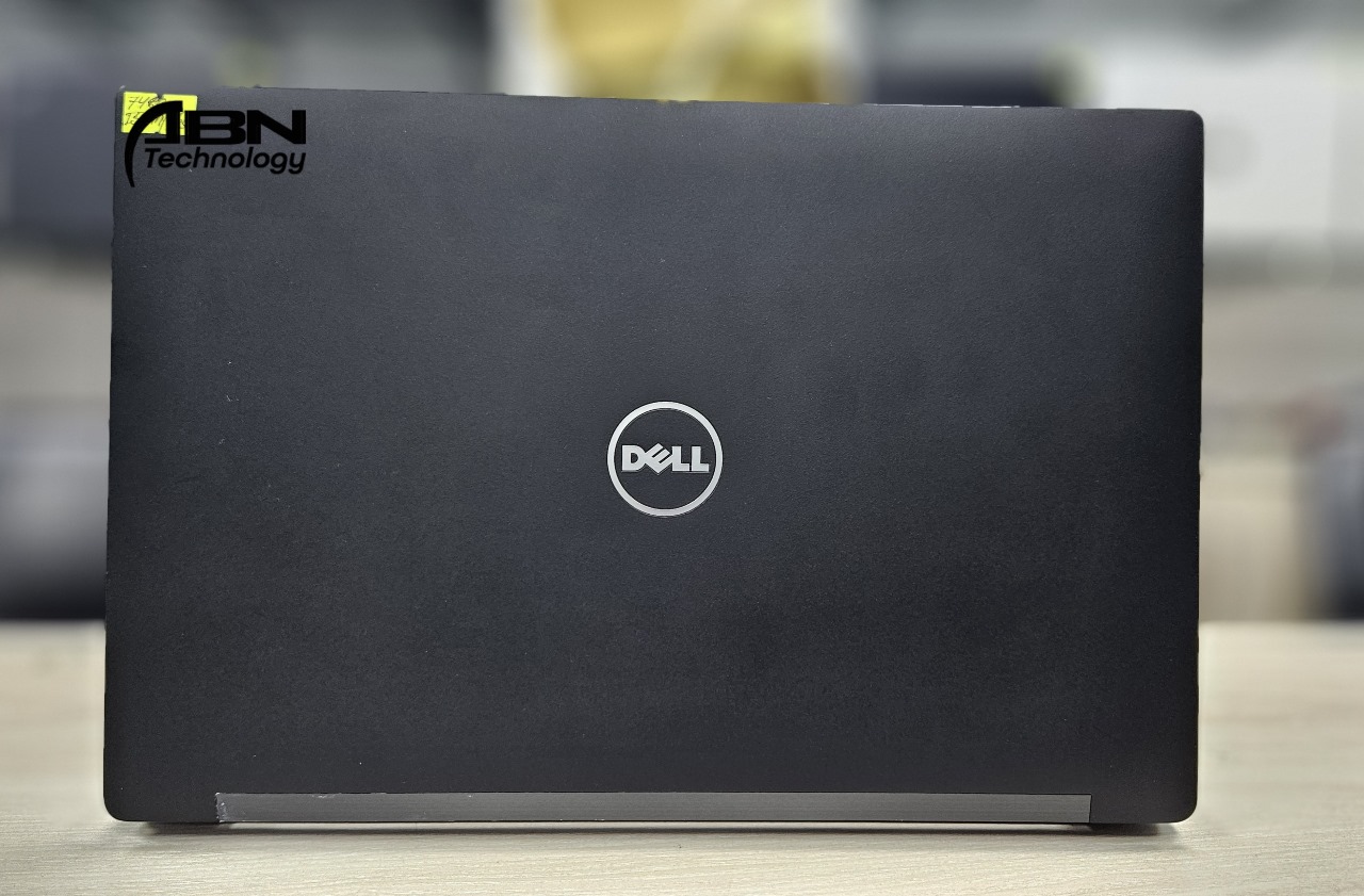 Dell Latitude 7490. Core i5, 8th Gen. 8GB RAM, 256GB SSD. 14.1" Display.