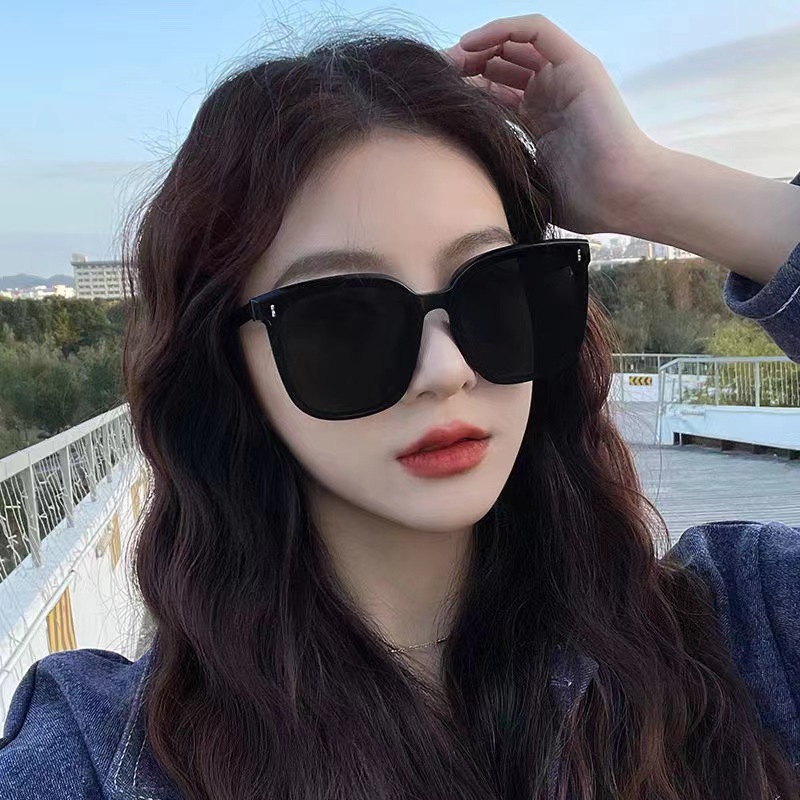 Black oval sunglasses_img_0