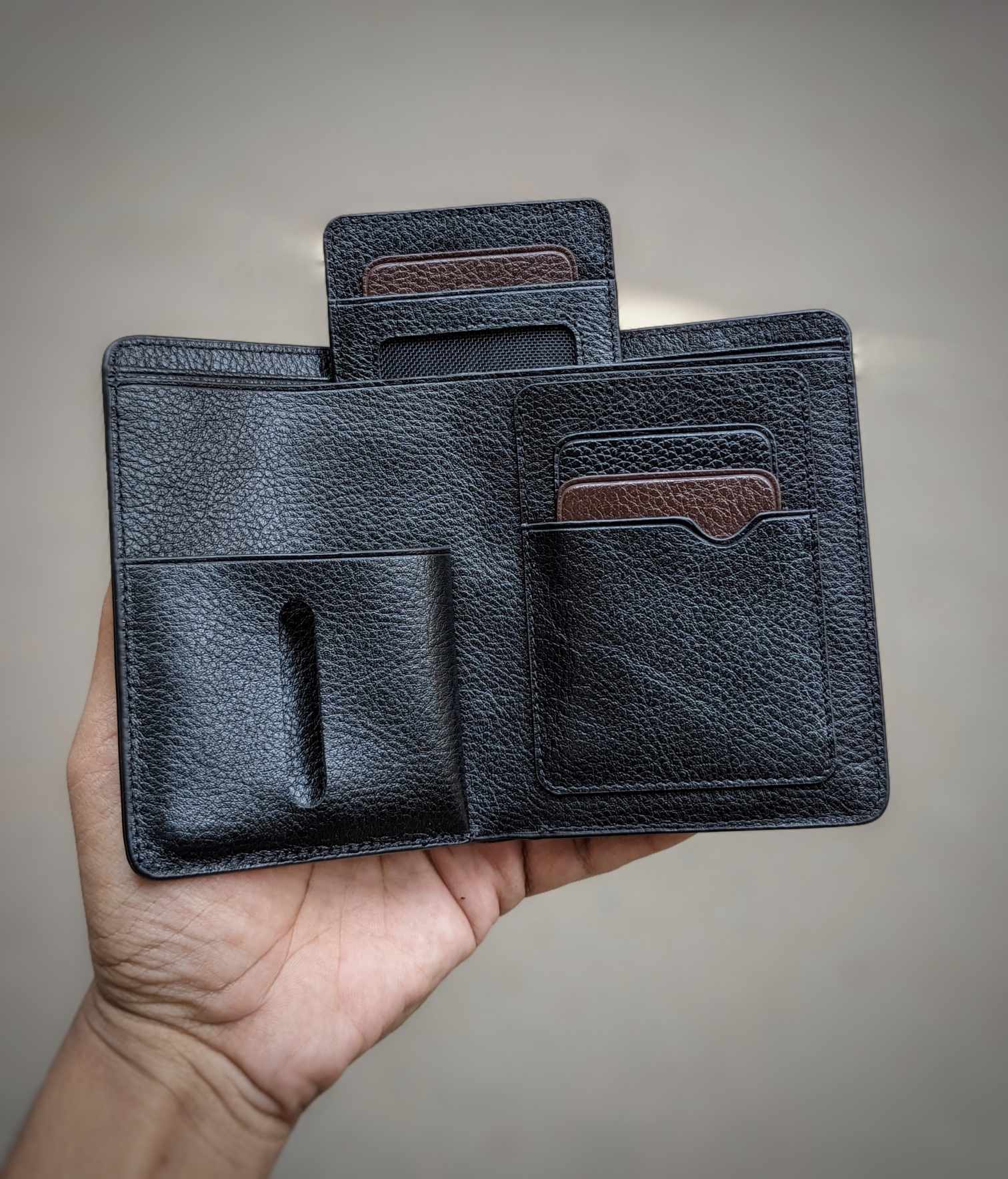 KROYSHALA Men's Leather Wallet - Black | Slim & Stylish Bifold