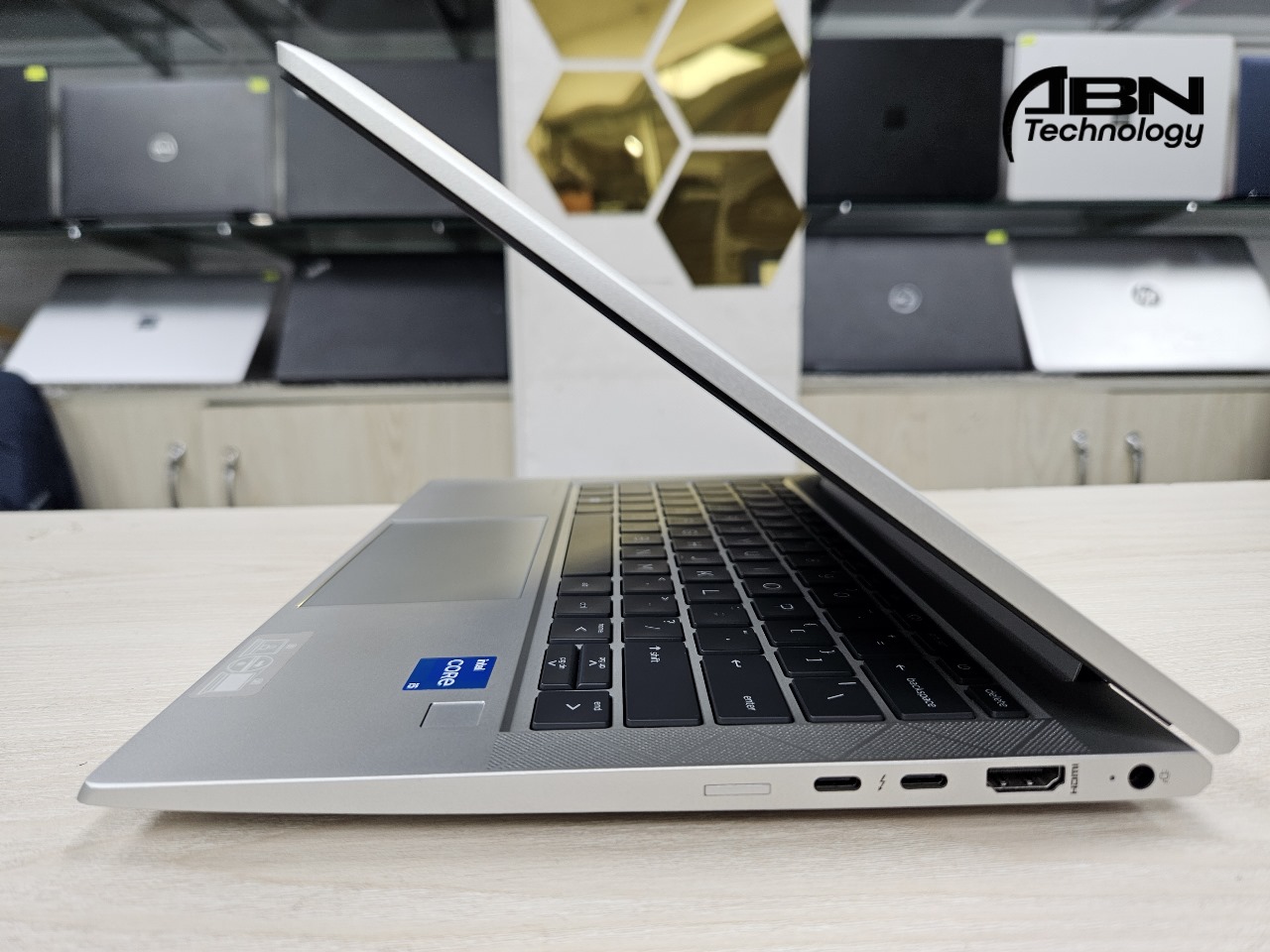 HP EliteBook 845 G8. Ryzen 5 Pro 5650u. 8GB RAM 256GB SSD. 14.1' Display._img_1