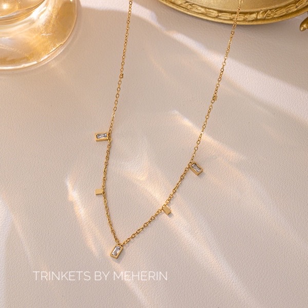 Square stone neckpiece_img_0
