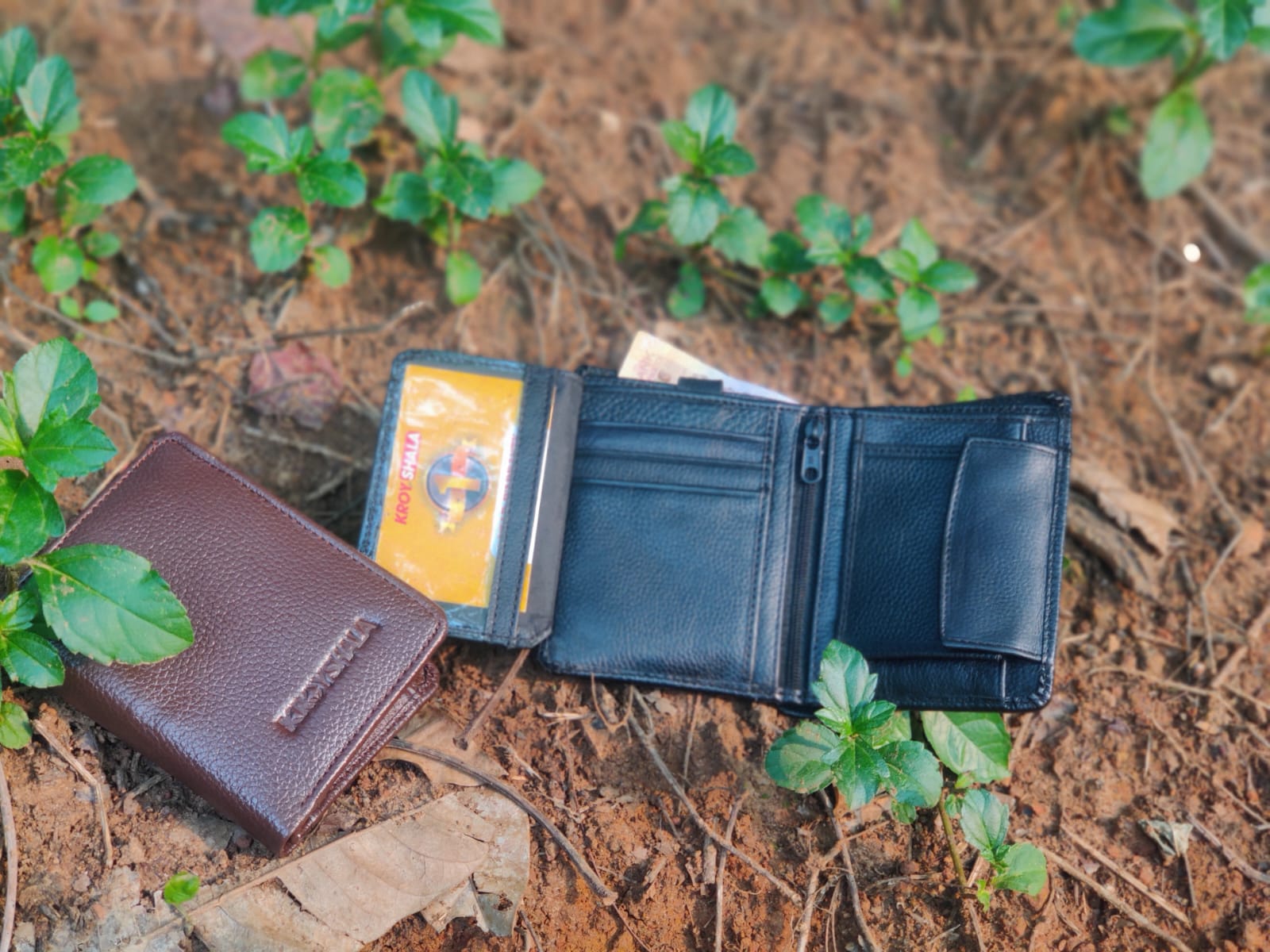 100% Original Premium Leather wallet Black & Chocolate_img_3