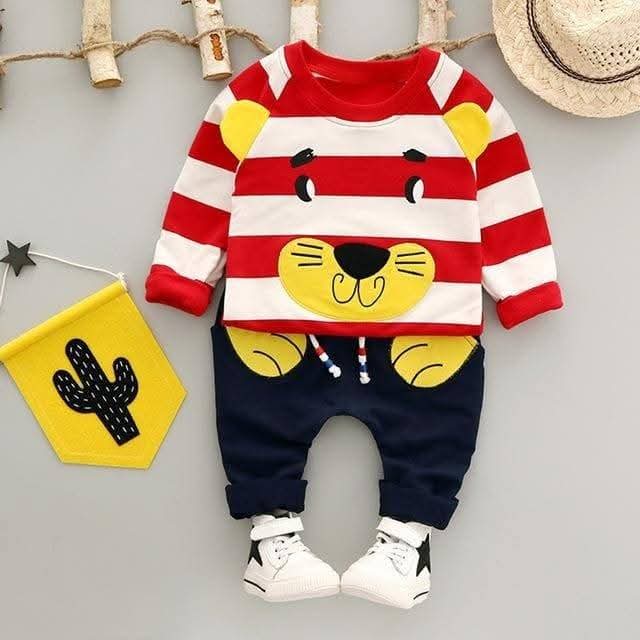 Sweat shirt and trousers set