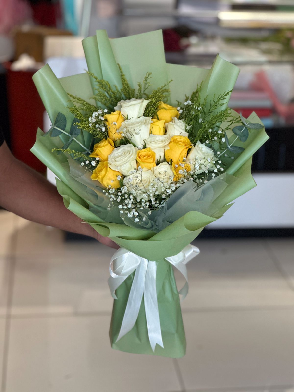 White and yellow Mix hand bouquet