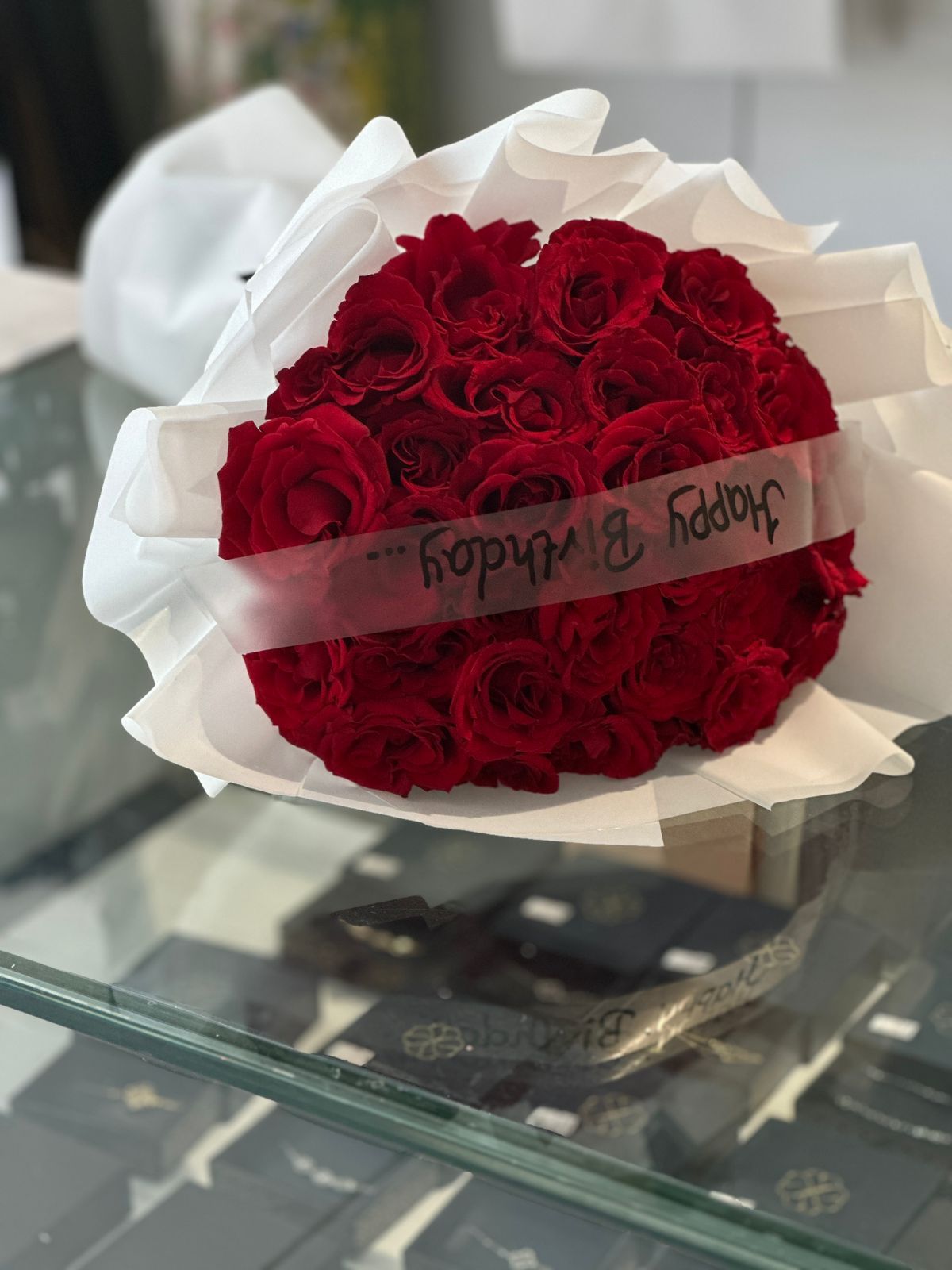Red and white hand bouquet_img_1