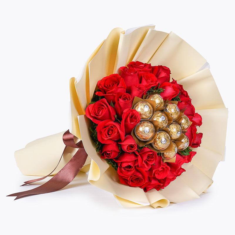 Chocolate & red roses hand bouquet