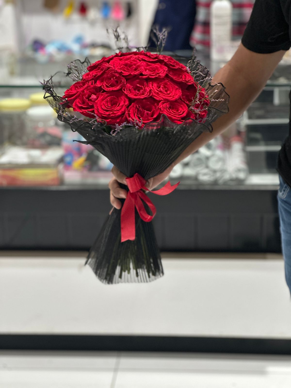 Red and black  duntel hand bouquet_img_1