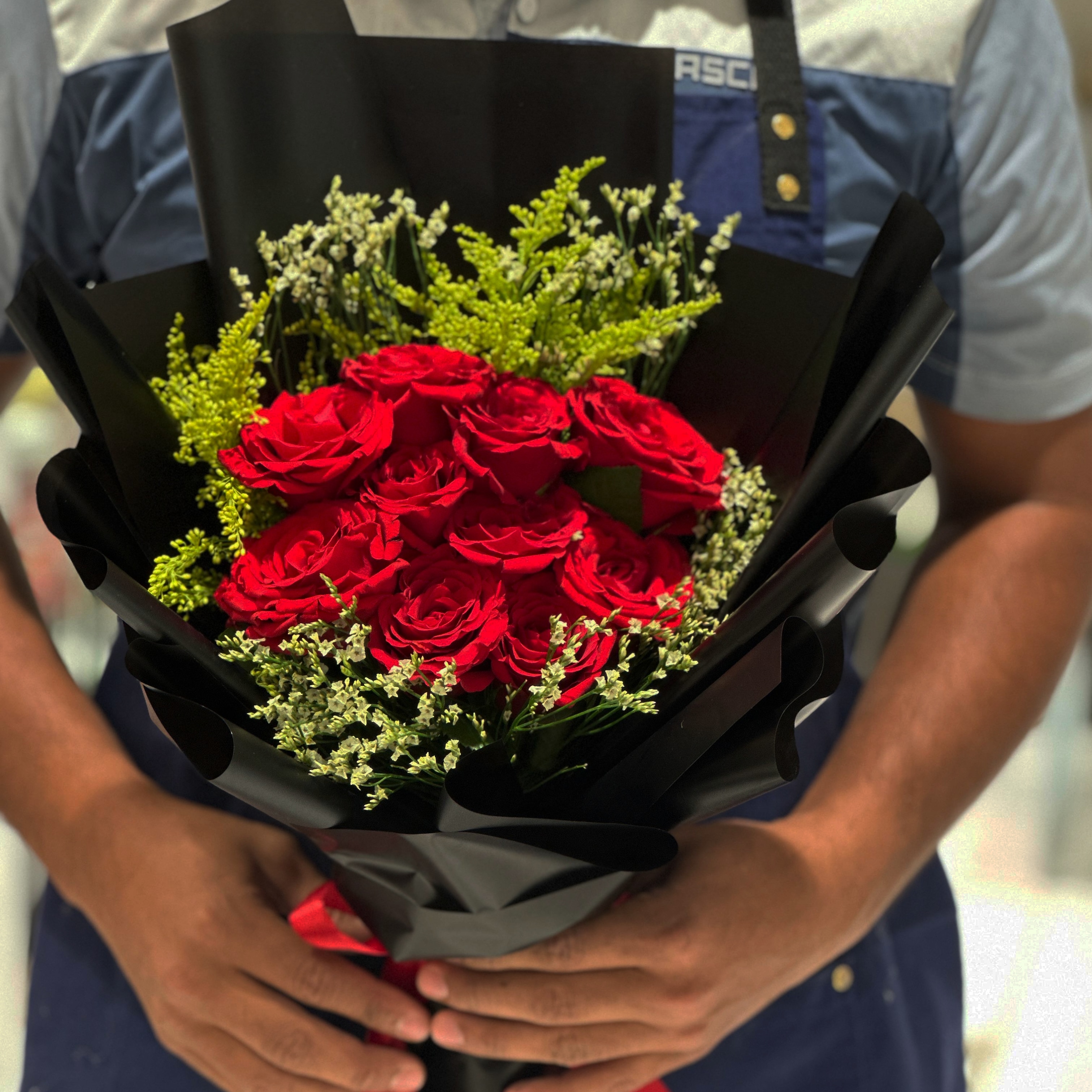 Red roses hand bouquet_img_1