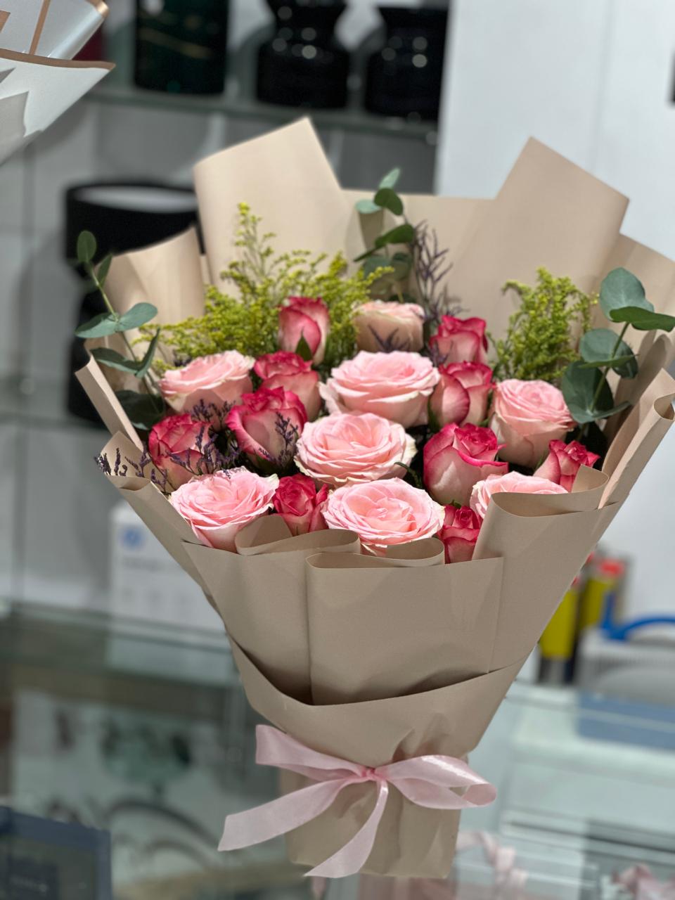 Lite& dark pink rose stunning bouquet
