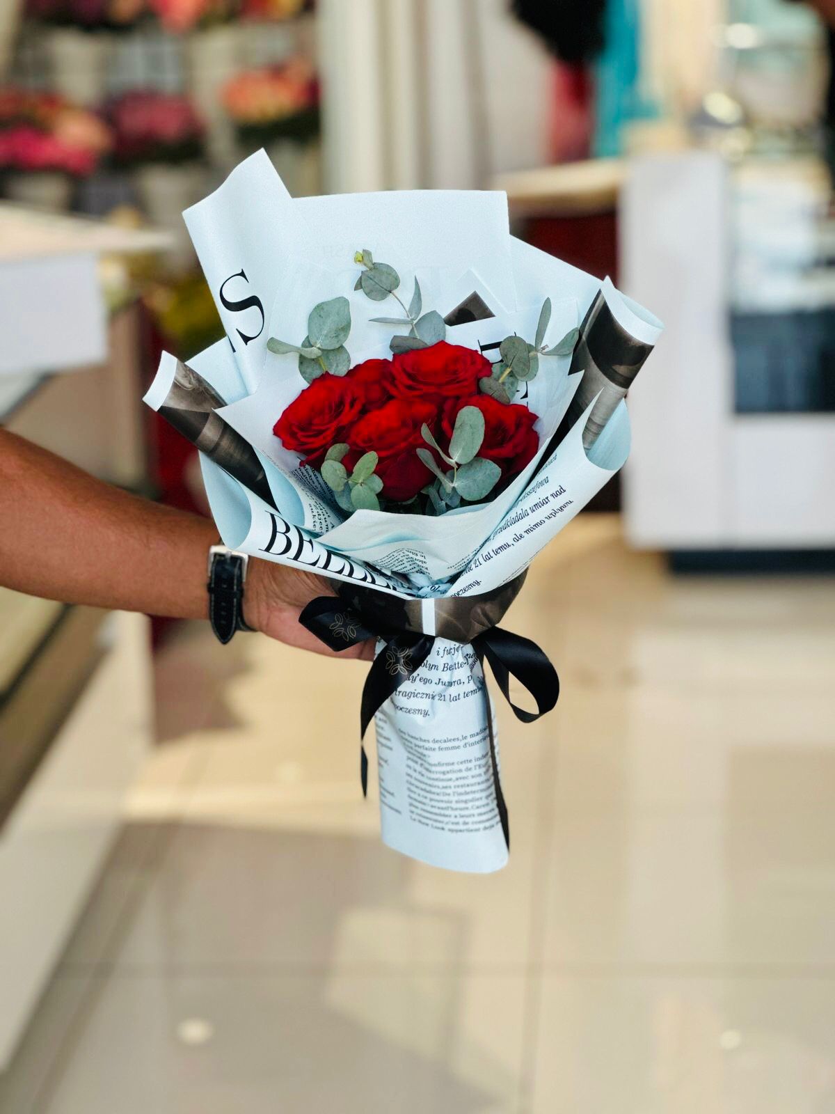 Red roses small cute hand bouquet