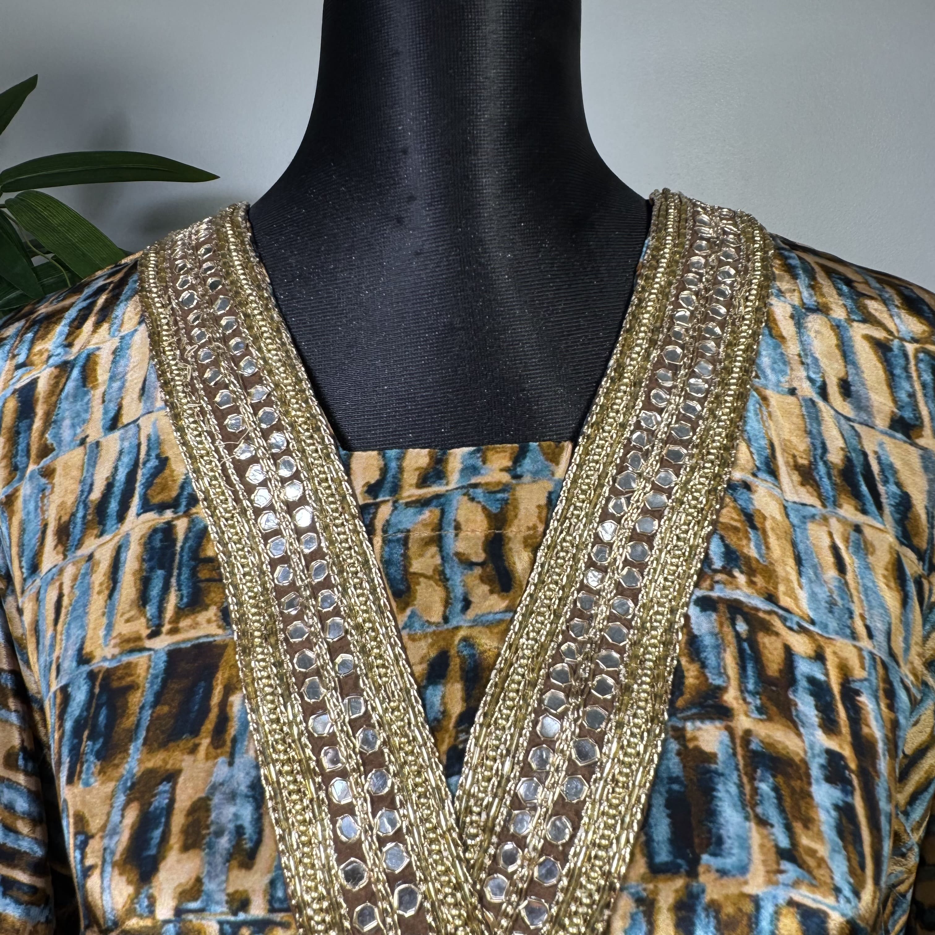 Abstract Luxe Printed Kaftan Set with Pants - Image 2