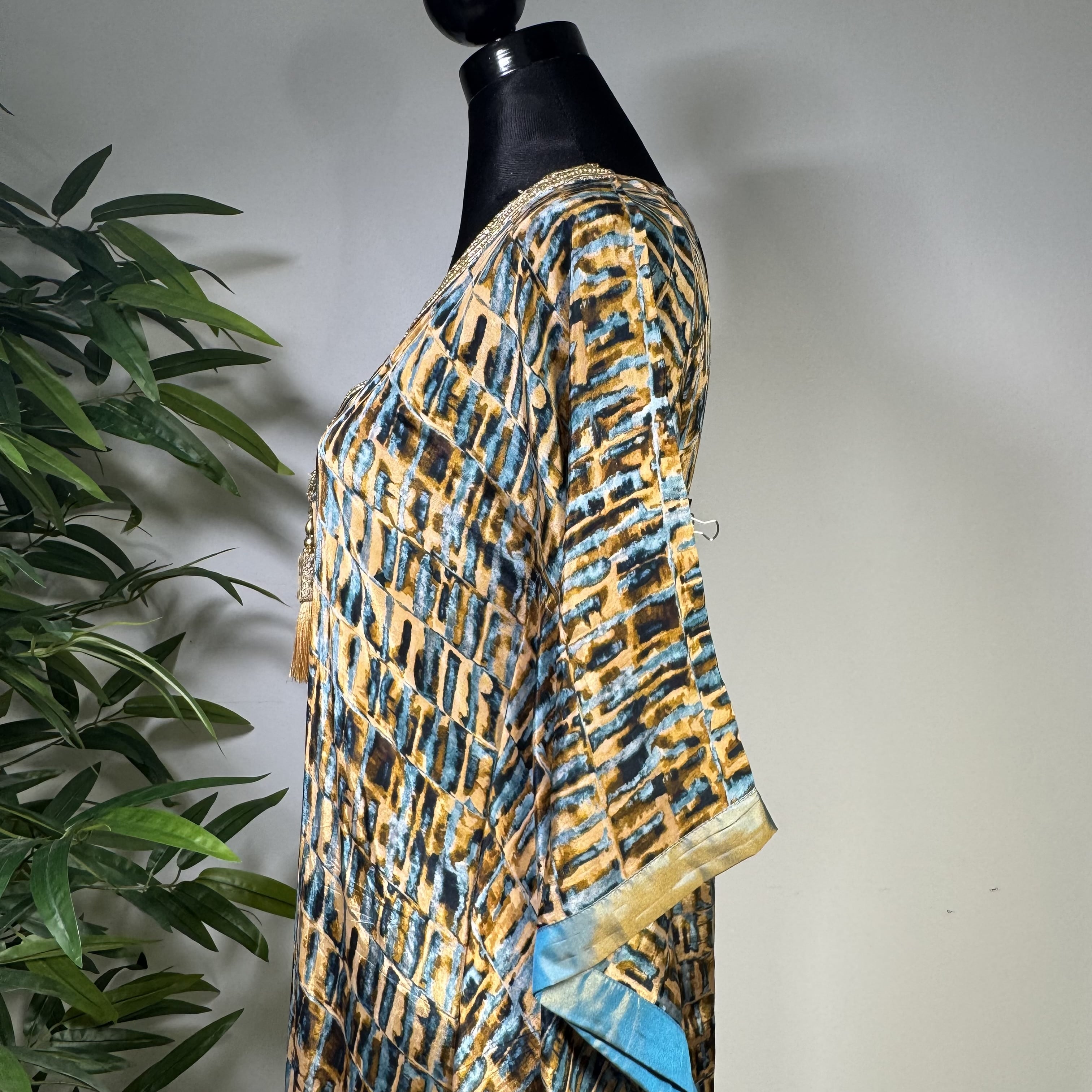Abstract Luxe Printed Kaftan Set with Pants - Image 3