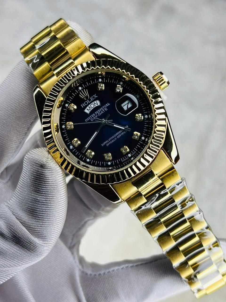 Gold Quartz Watch For Men