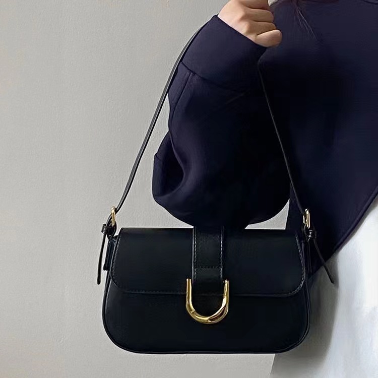 U Glossy premium shoulder bag_img_2