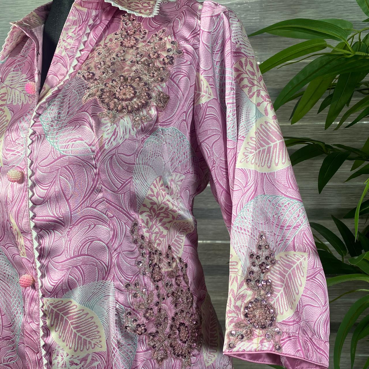 Lilac Satin Tunic & Trousers Set with Floral Embroidery - Image 3