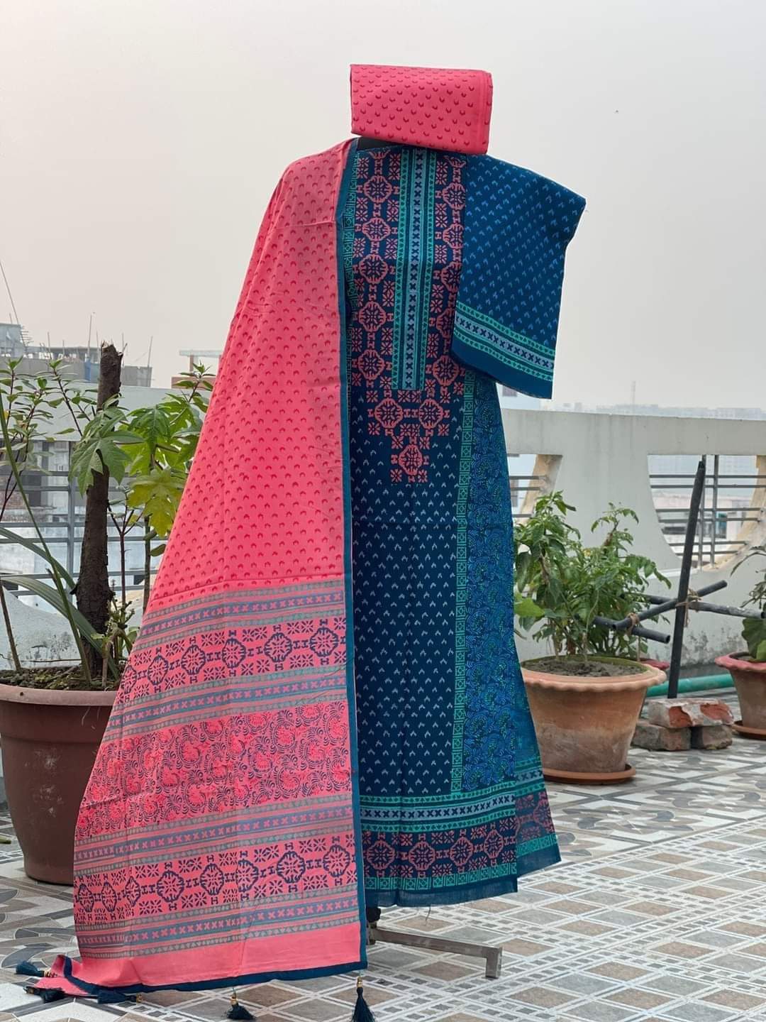 ভিআইপি ব্লক প্রিন্ট সেলাই বিহীন থ্রী পিস।_img_2