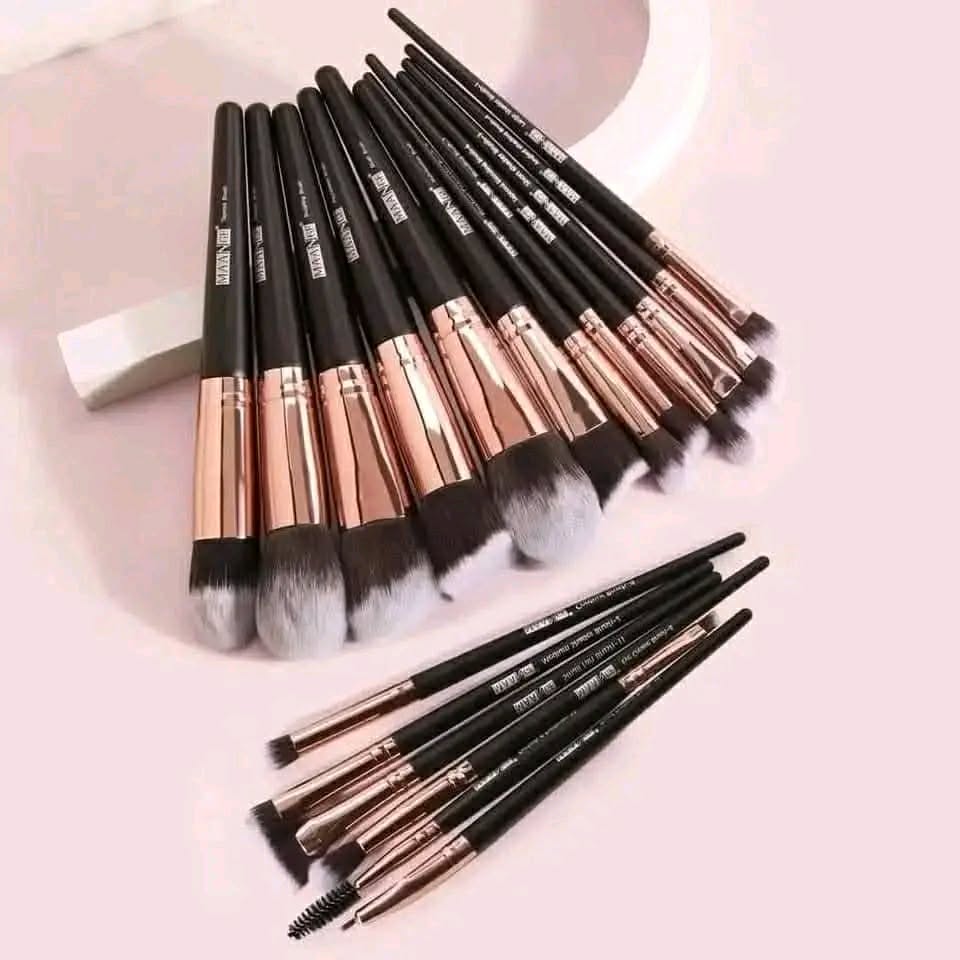 Maange 18pcs Premium Makeup Brush Set