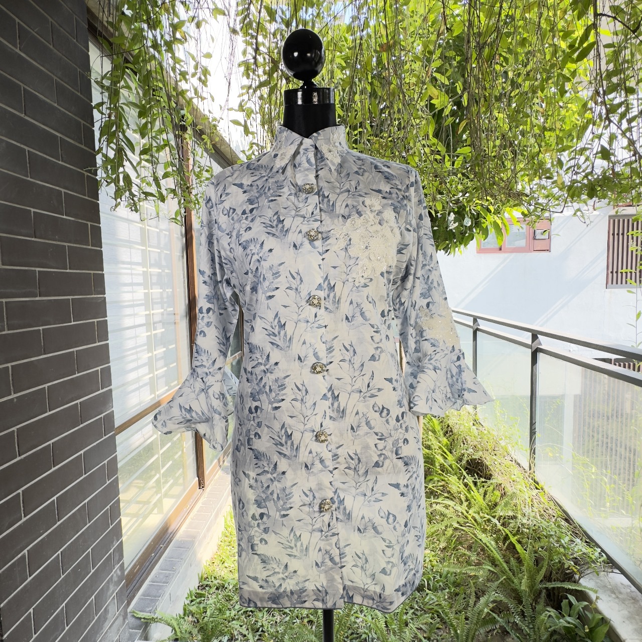 Serene Blue and White Leaf Print Tunic - Image 1