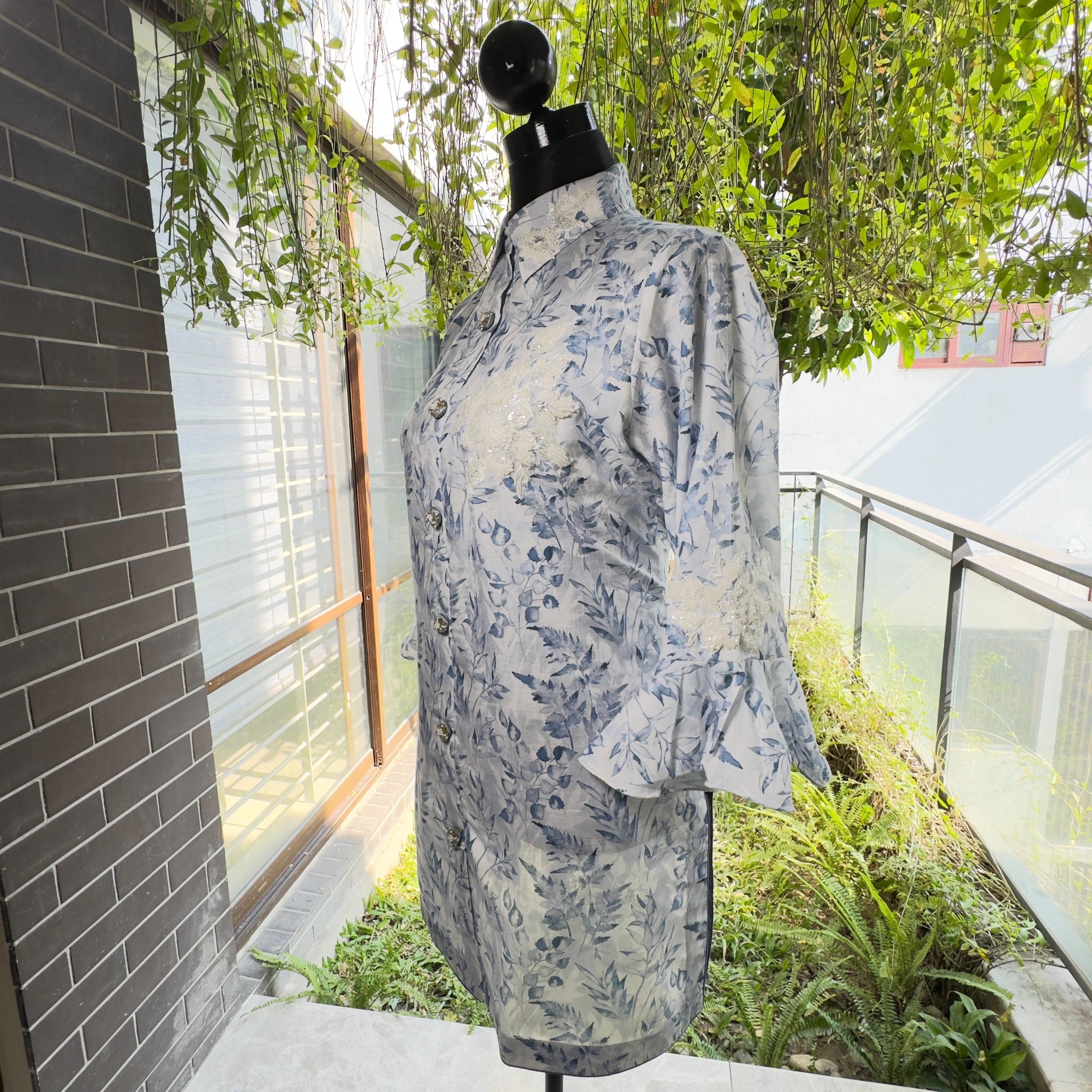 Serene Blue and White Leaf Print Tunic - Image 2