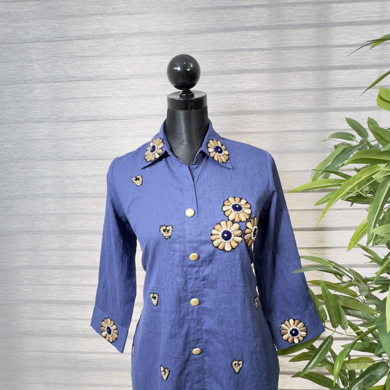 Women's Indigo Floral Embroidered Cotton Kurti - Image 2