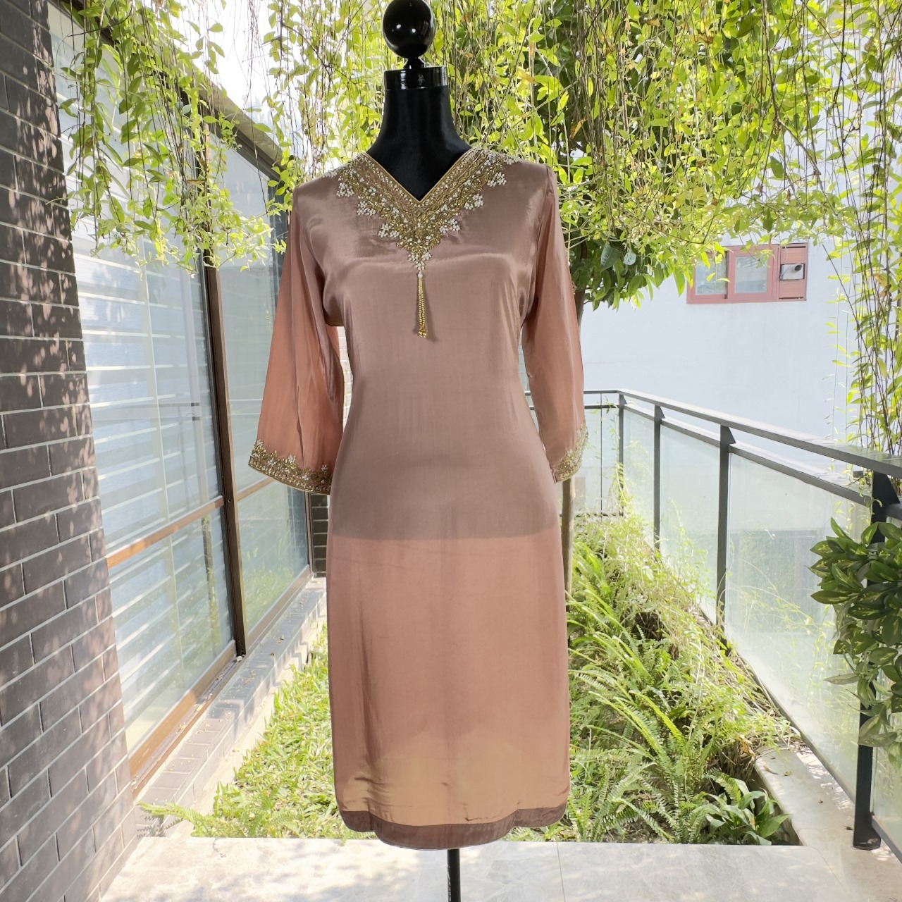 Rosewood Grace Embellished Silk Kurti Set - Image 1