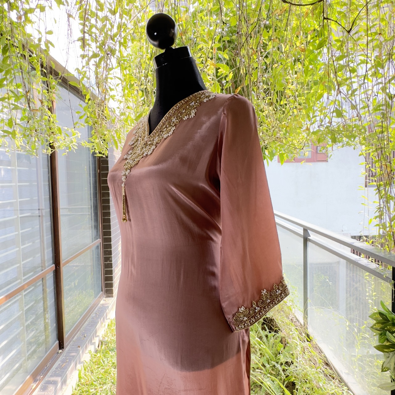 Rosewood Grace Embellished Silk Kurti Set - Image 3