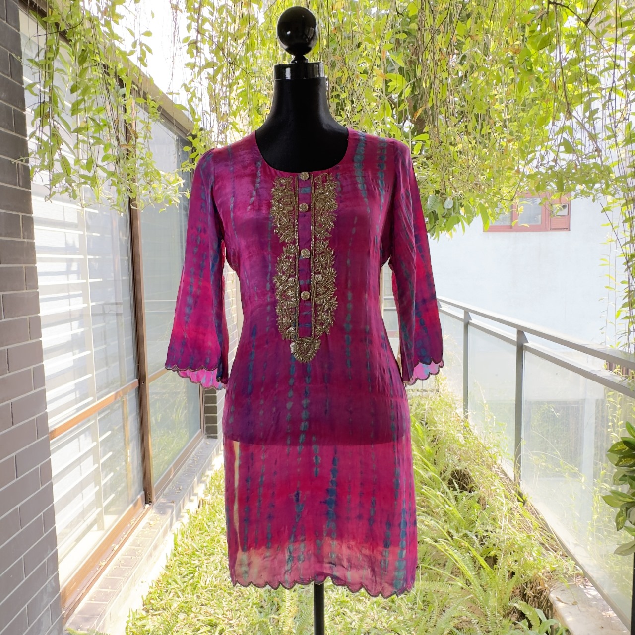 Fuchsia Gold V-Neck Kurti - Image 1
