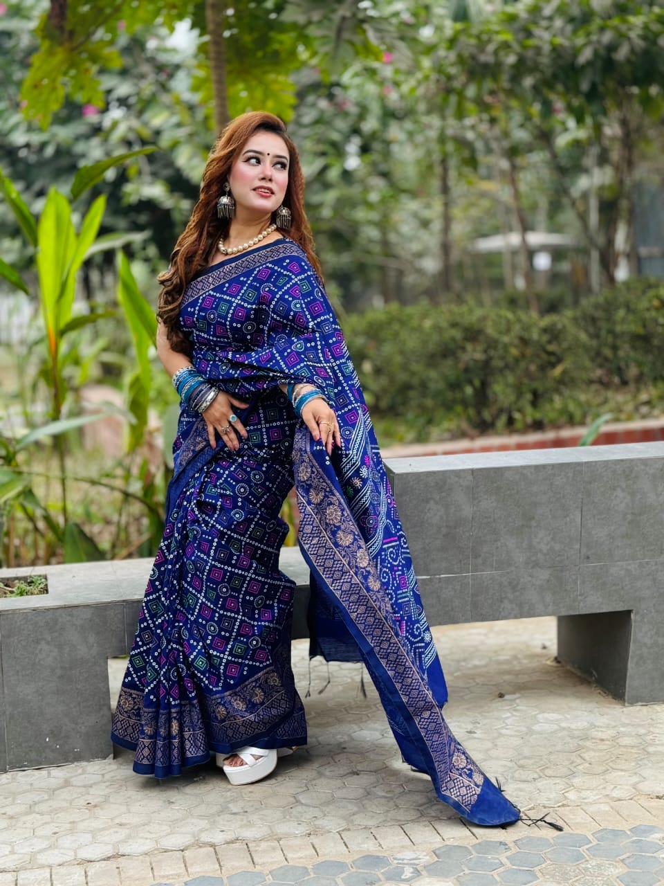 Dhupian Silk Sharee with Blaus Piece_img_3