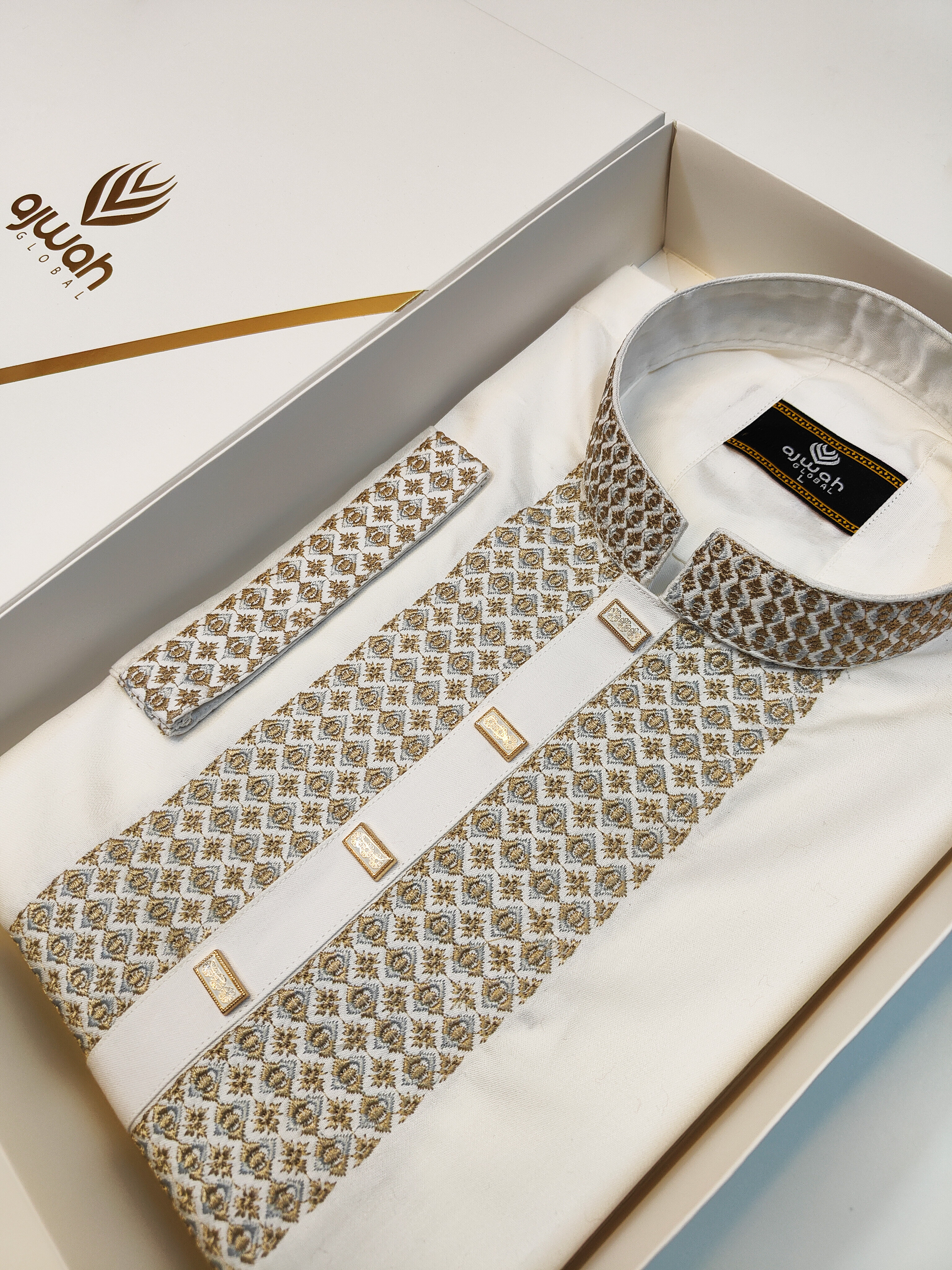 Royal White Heritage Embroidery Panjabi_img_2