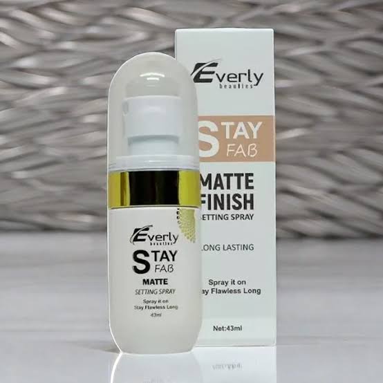 Everly Stay Fab Matte Setting Spray