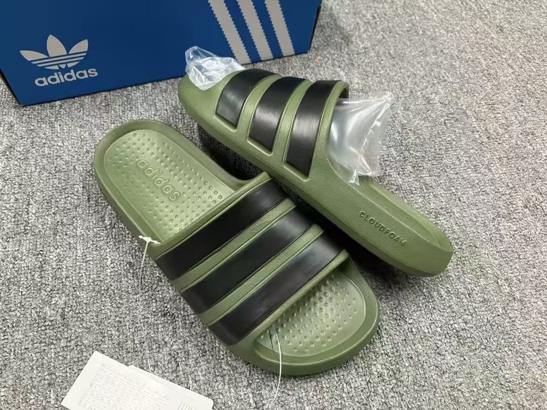 Adidas slide (Green) Vietnam Variant