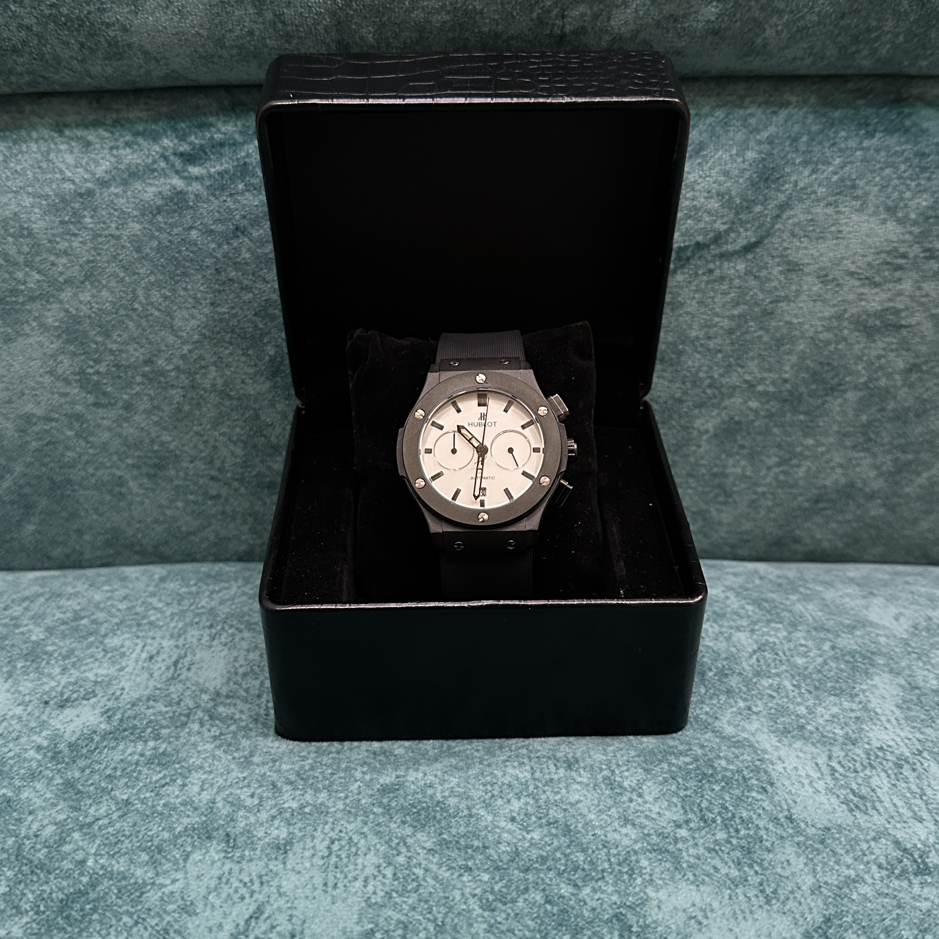 Hublot Classic Fusion Chronograph - Black Strap, Black Bezel, White Dial_img_3