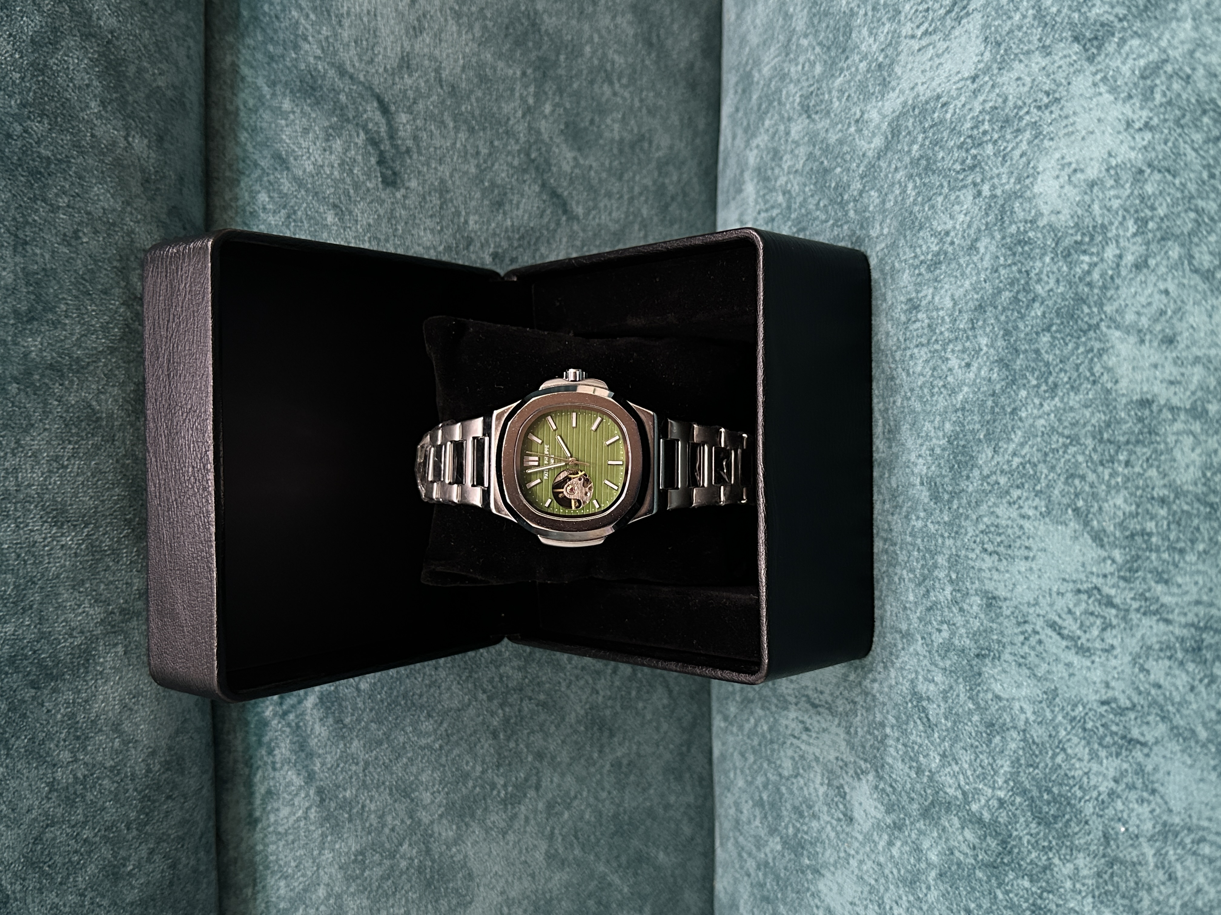 Patek Philippe Nautilus Open Heart - Green Dial_img_0
