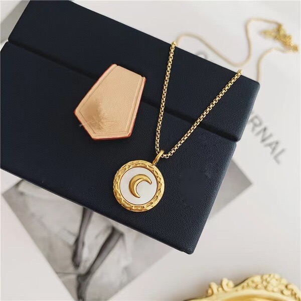 White shell moon necklace_img_4