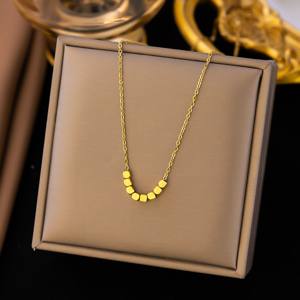 Eight cubes gold necklace_img_2